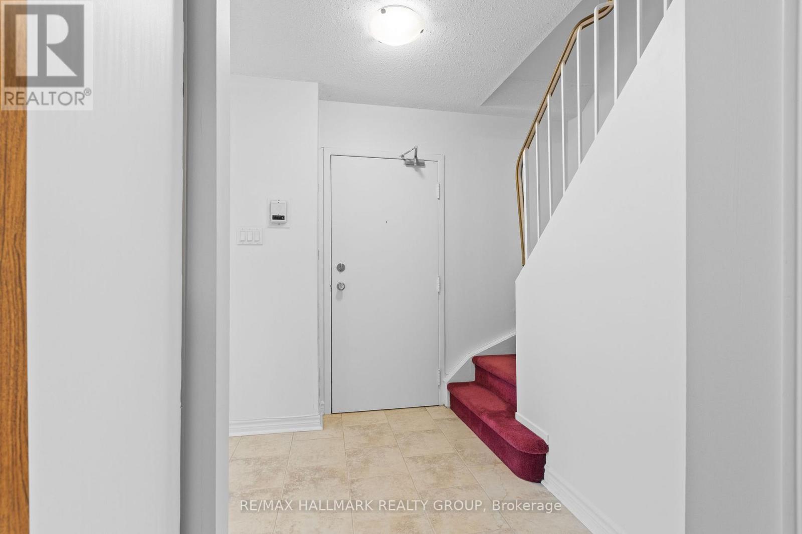 8 - 520 Fenerty Court, Ottawa, Ontario  K2L 3B1 - Photo 2 - X13151358