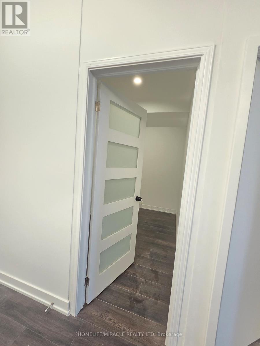 212 - 743 Warden Avenue, Toronto, Ontario  M1L 4A8 - Photo 4 - E13083944