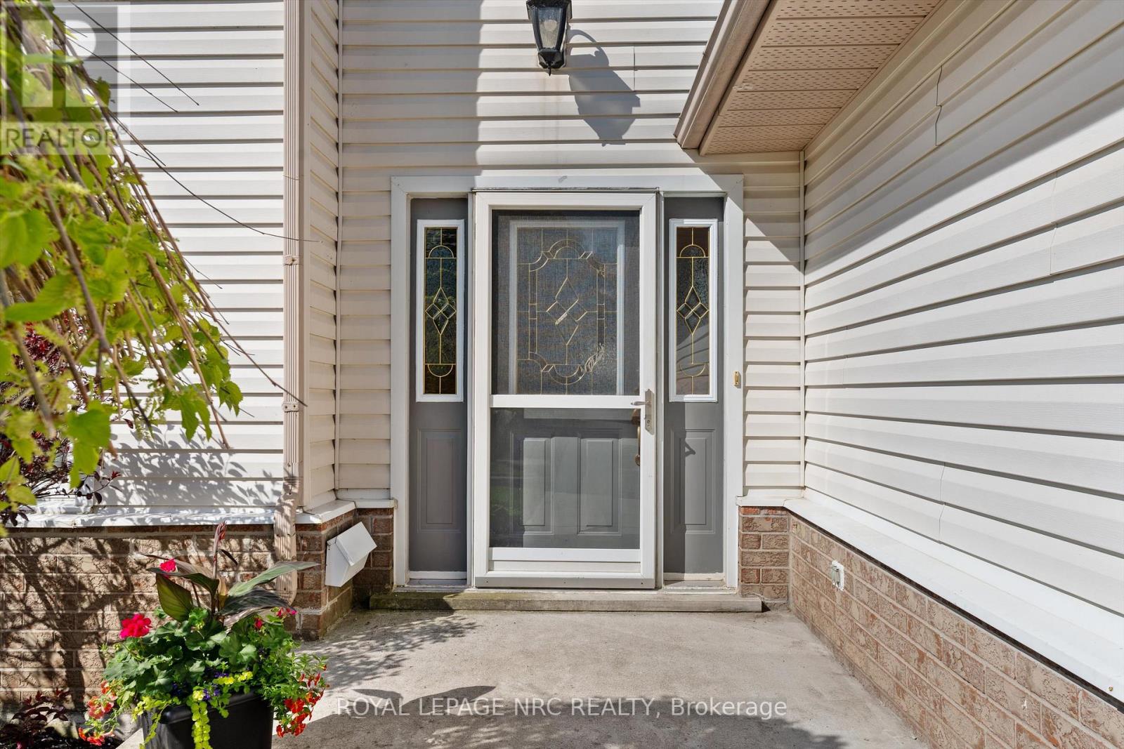 13 Crysler Crescent, Thorold, Ontario  L2V 5A2 - Photo 4 - X13151068