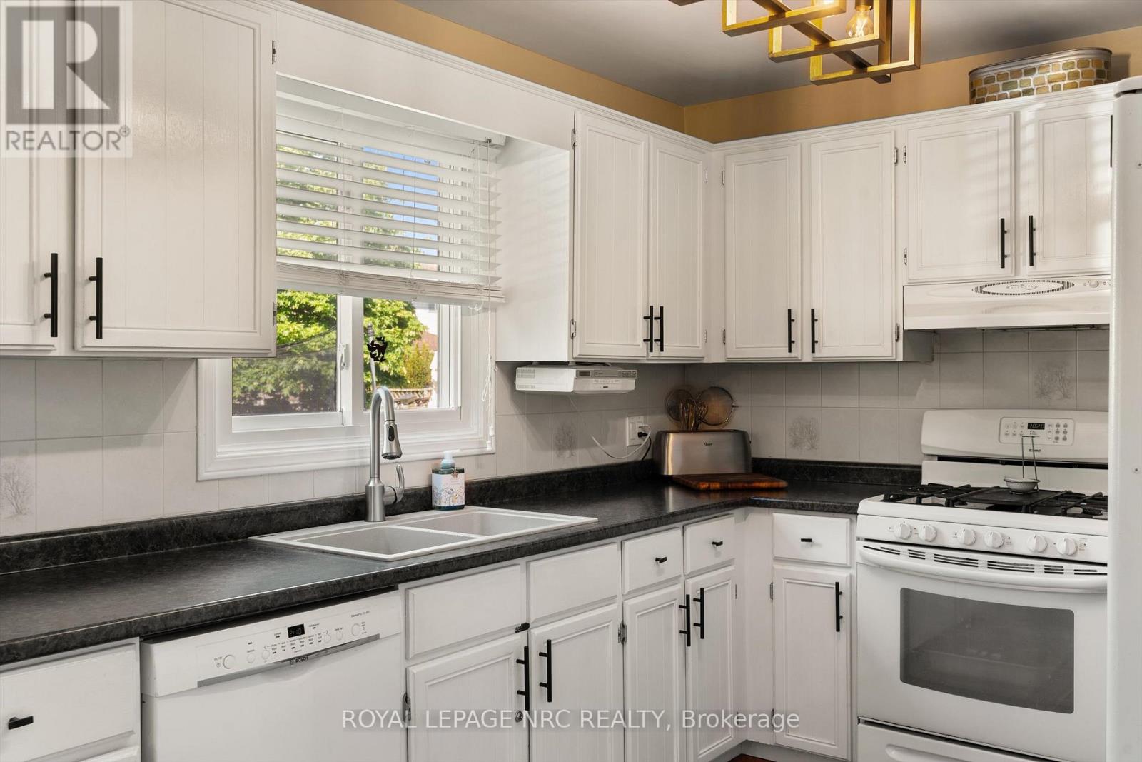 13 Crysler Crescent, Thorold, Ontario  L2V 5A2 - Photo 9 - X13151068