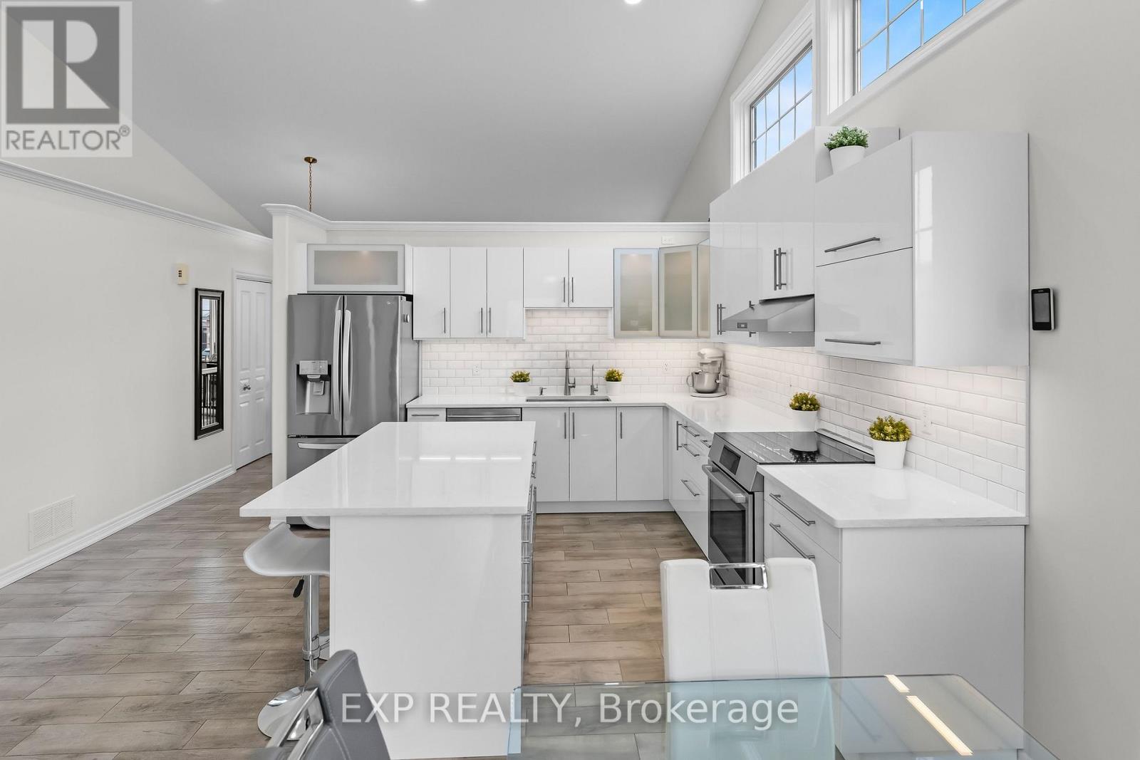 7032 Kelly Drive, Niagara Falls (Forestview), Ontario  L2H 3J9 - Photo 14 - X13151136