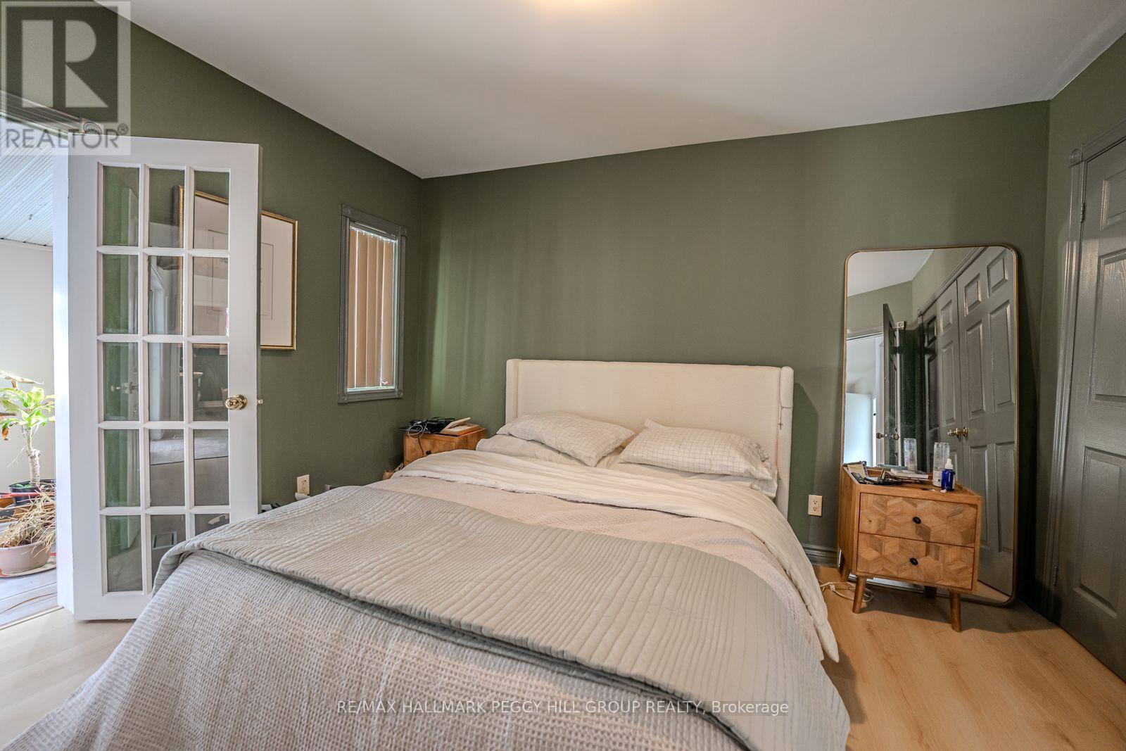 131 Sanford Street, Barrie, Ontario  L4N 3C8 - Photo 7 - S12976376