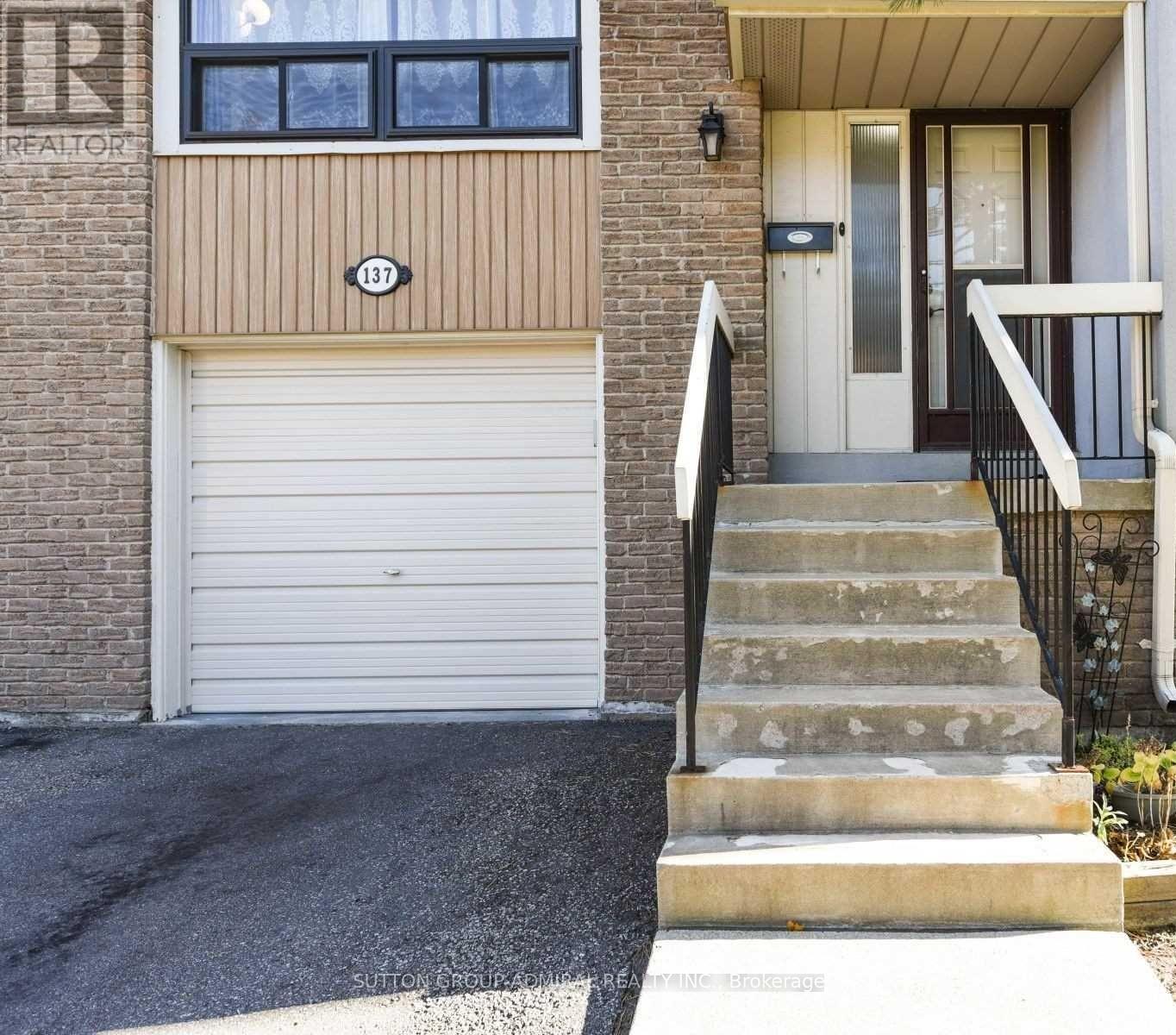 137 Ashton Crescent, Brampton, Ontario  L6S 3J9 - Photo 2 - W13037776
