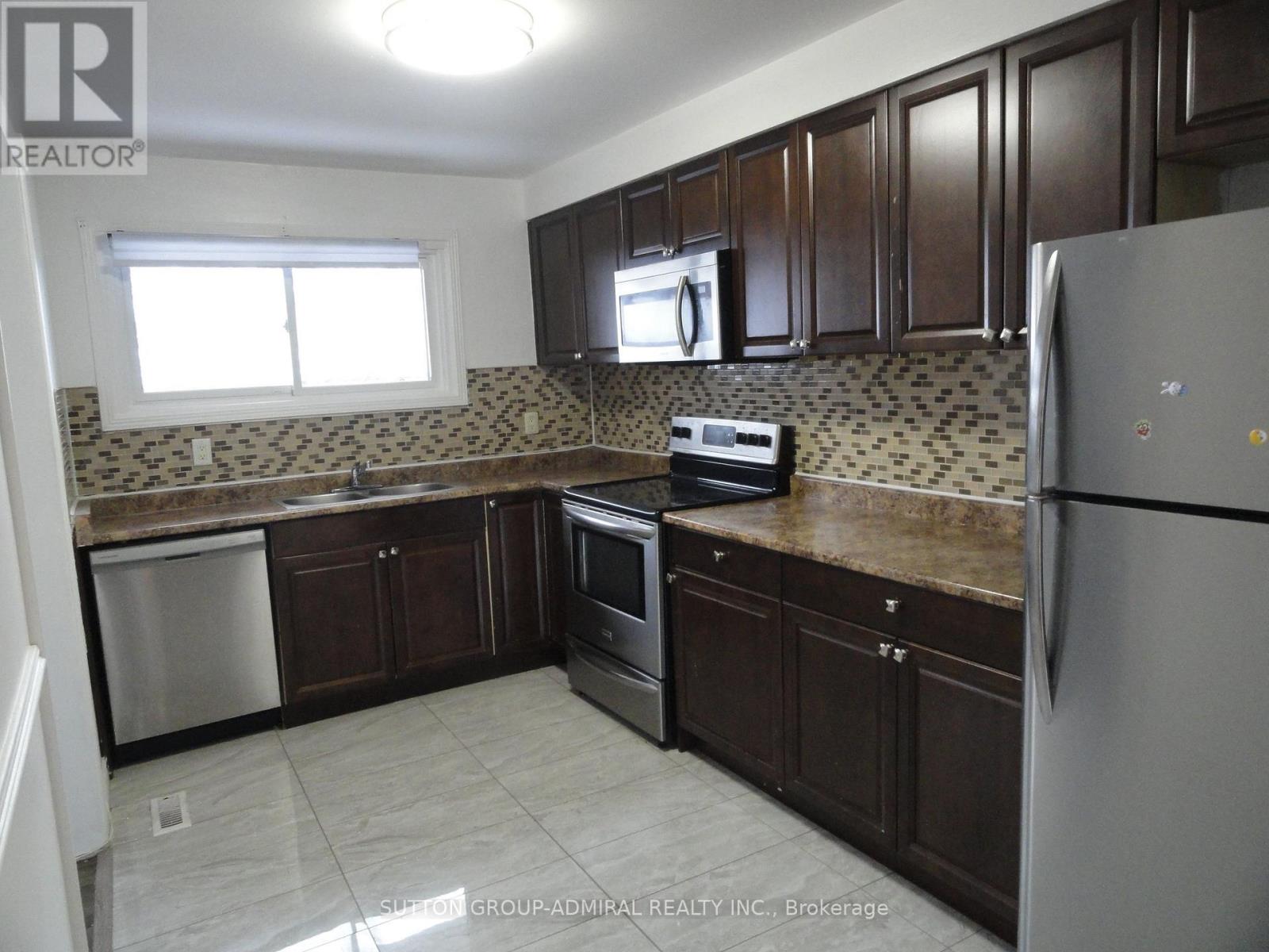137 Ashton Crescent, Brampton, Ontario  L6S 3J9 - Photo 5 - W13037776