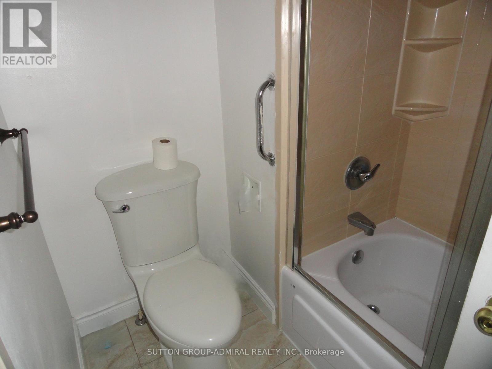 137 Ashton Crescent, Brampton, Ontario  L6S 3J9 - Photo 9 - W13037776