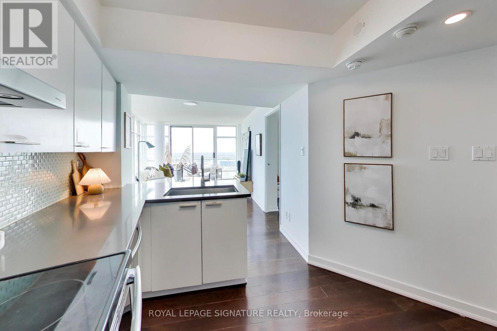 1807 - 650 Queens Quay W, Toronto, Ontario  M5V 2Y7 - Photo 11 - C13151144