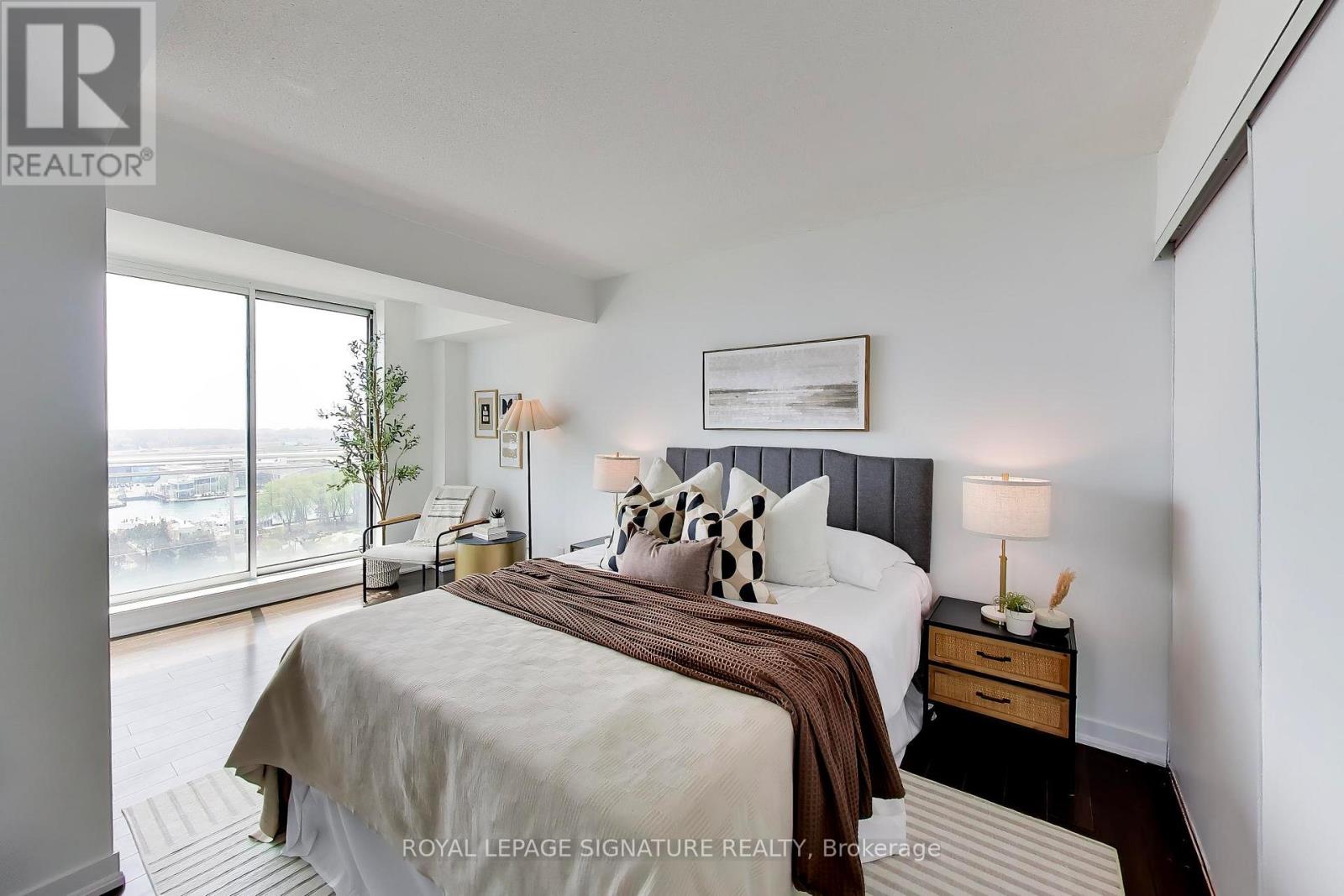 1807 - 650 Queens Quay W, Toronto, Ontario  M5V 2Y7 - Photo 15 - C13151144