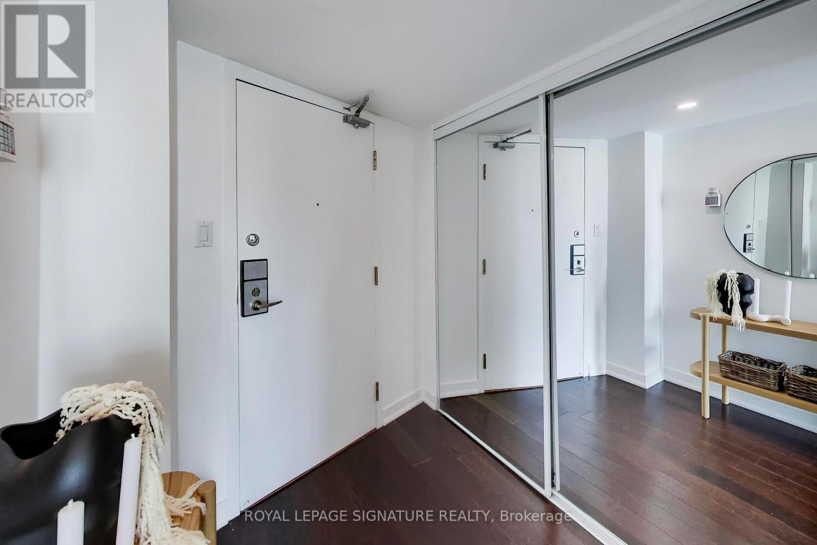 1807 - 650 Queens Quay W, Toronto, Ontario  M5V 2Y7 - Photo 7 - C13151144