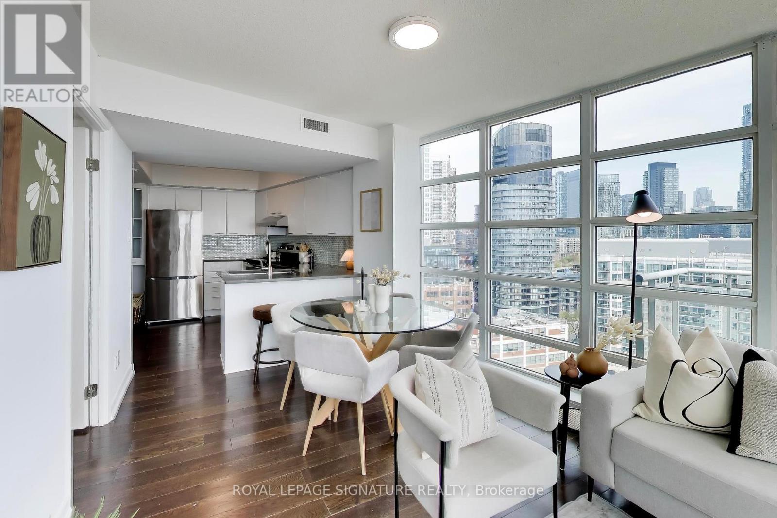 1807 - 650 Queens Quay W, Toronto, Ontario  M5V 2Y7 - Photo 8 - C13151144