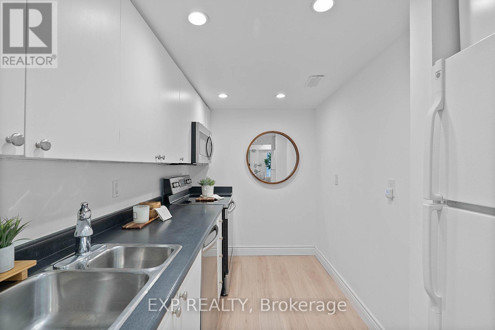 Th B - 12 Portland Street, Toronto, Ontario  M5V 3N6 - Photo 15 - C13151212