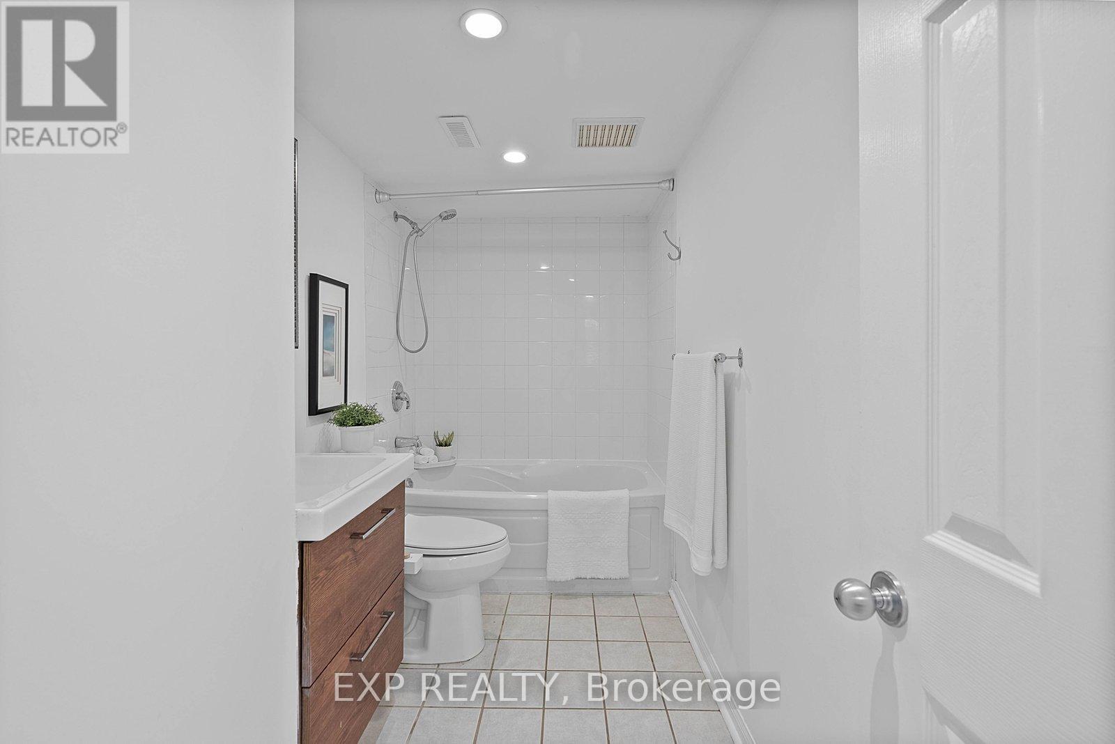 Th B - 12 Portland Street, Toronto, Ontario  M5V 3N6 - Photo 22 - C13151212