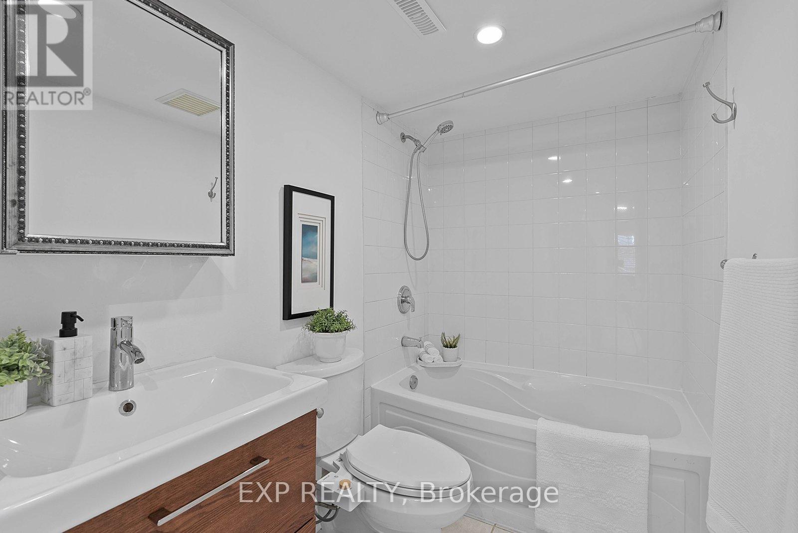 Th B - 12 Portland Street, Toronto, Ontario  M5V 3N6 - Photo 23 - C13151212