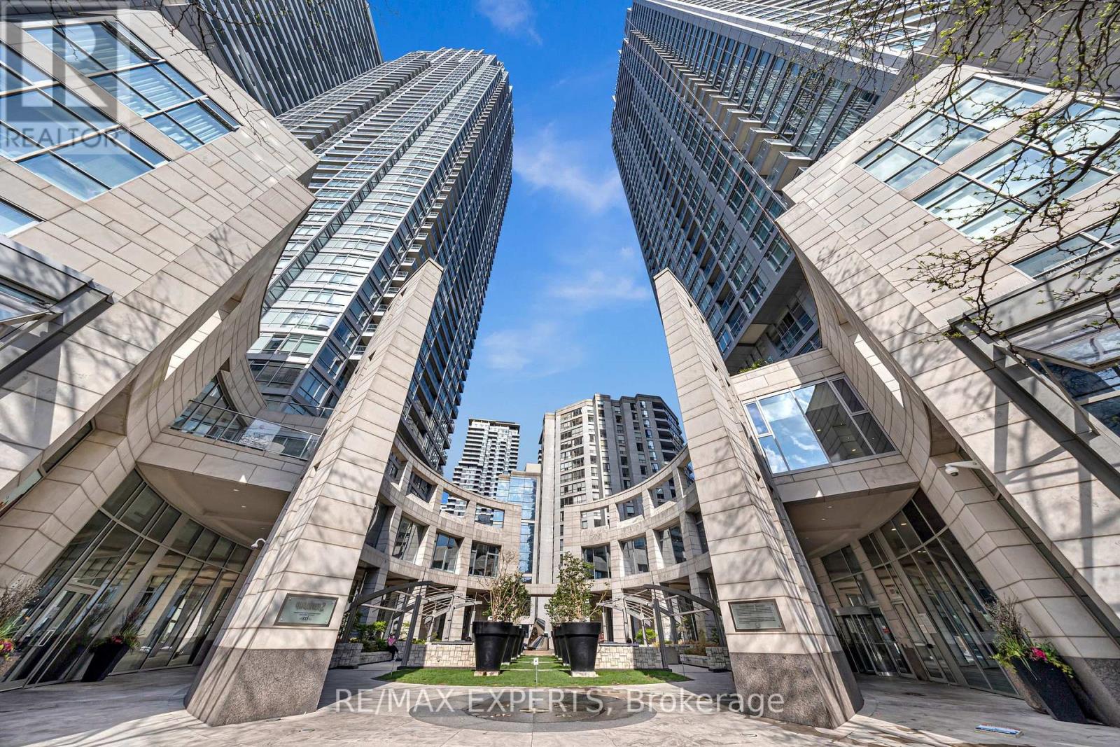 2304 - 2191 Yonge Street, Toronto, Ontario  M4S 3H8 - Photo 1 - C13151310