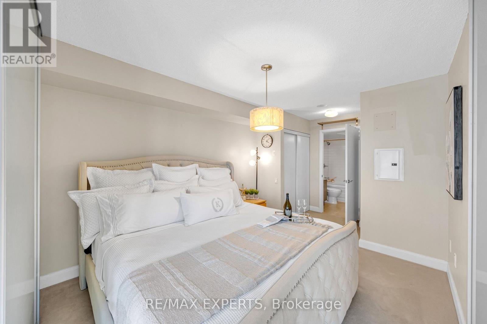 2304 - 2191 Yonge Street, Toronto, Ontario  M4S 3H8 - Photo 17 - C13151310