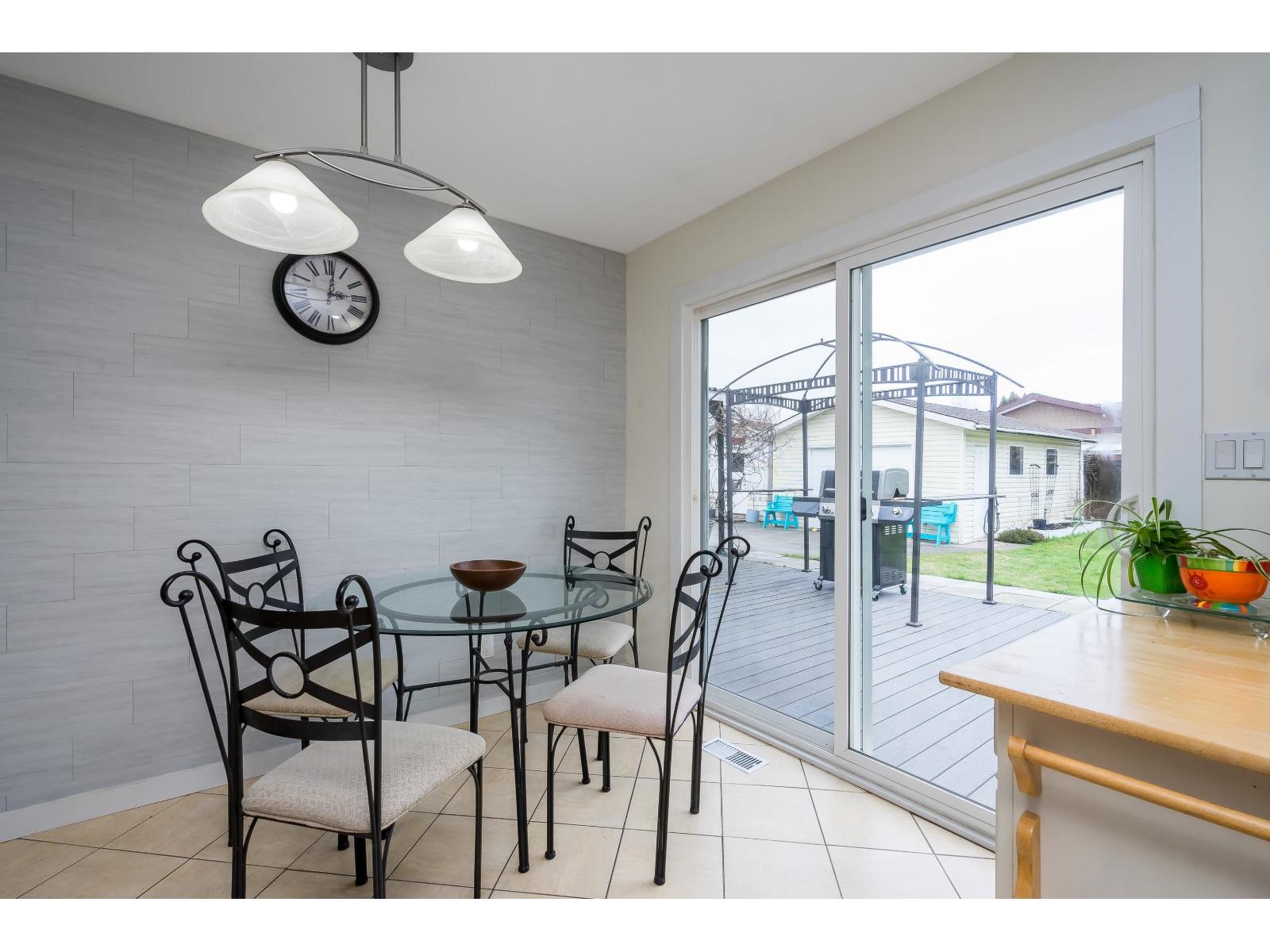 27056 28a Avenue, Langley, British Columbia  V4W 3A4 - Photo 12 - R3125090
