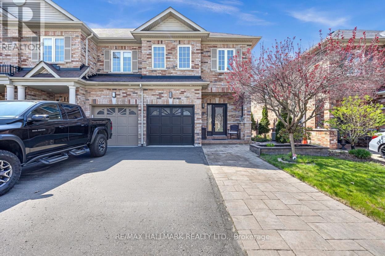 21 SUMMERSIDE AVENUE, Whitby, Ontario