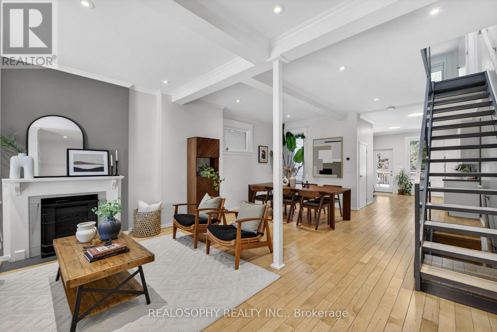 68 Prust Avenue, Toronto, Ontario M4L 2M8 - Photo 4 - E13151122