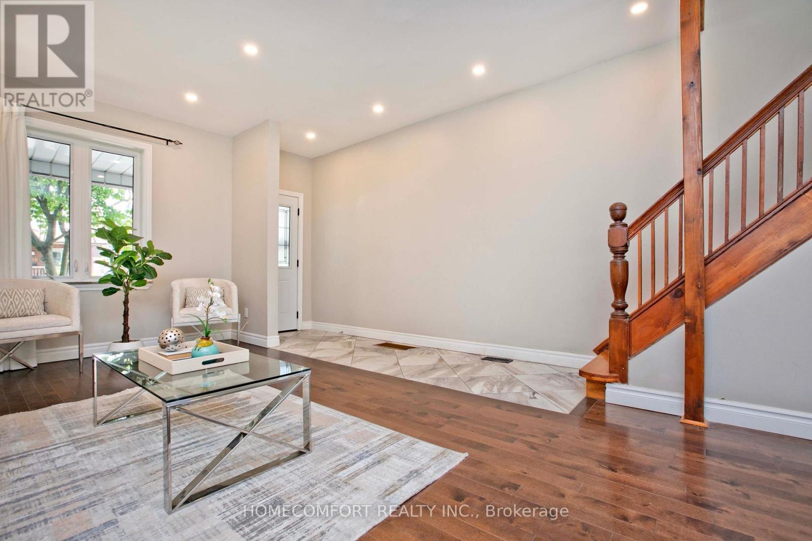 202 Gledhill Avenue, Toronto, Ontario M4C 5L1 - Photo 3 - E13151390