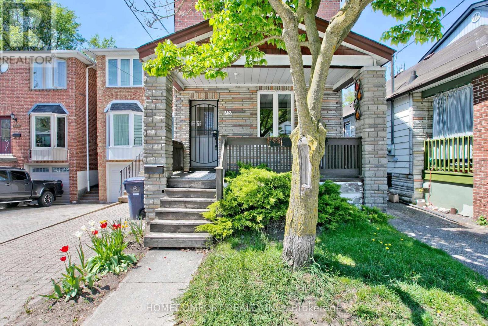 202 Gledhill Avenue, Toronto, Ontario M4C 5L1 - Photo 4 - E13151390