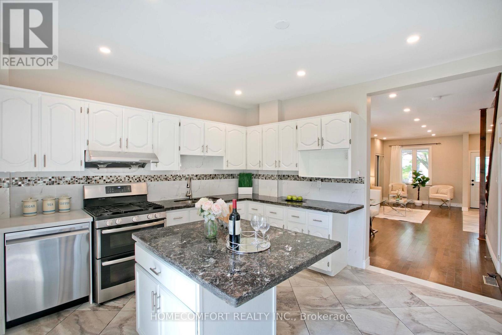 202 Gledhill Avenue, Toronto, Ontario M4C 5L1 - Photo 9 - E13151390