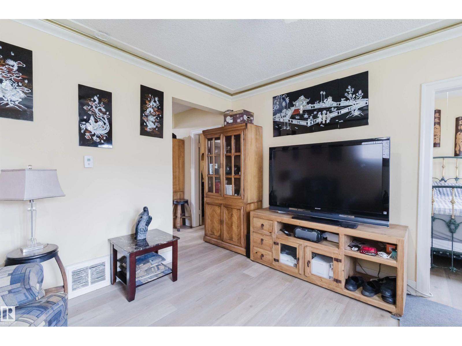 10834 75 Av Nw, Edmonton, Alberta  T6E 1K2 - Photo 6 - E4488816