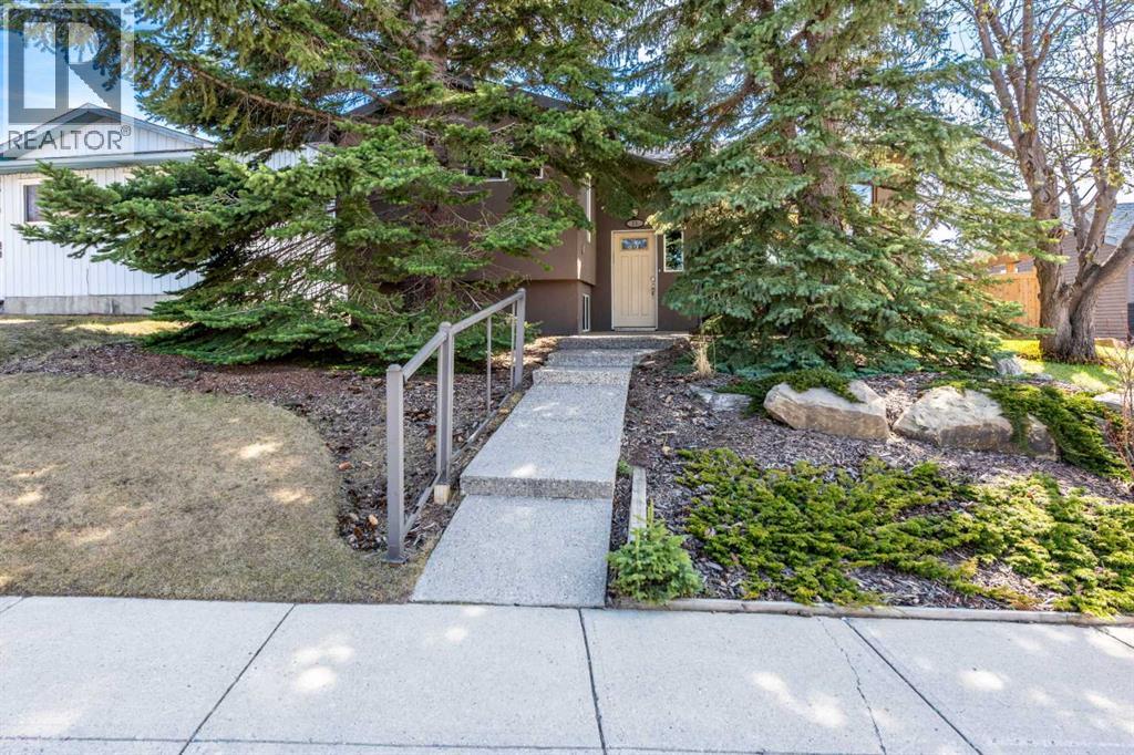 16 Rundleson Way NE, Calgary, Alberta