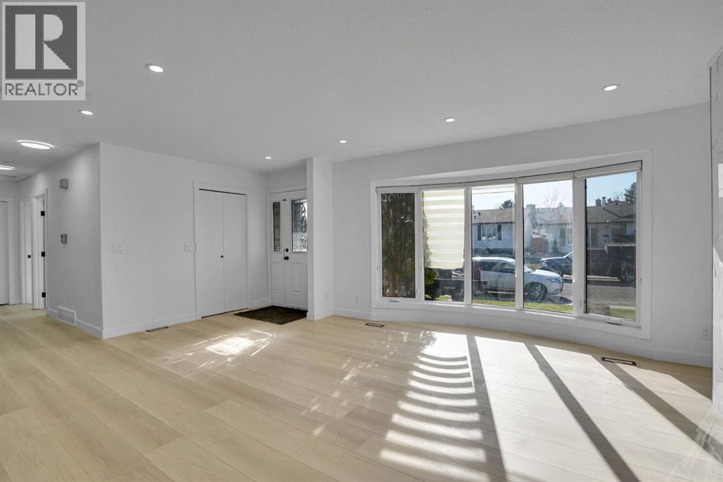 20 Templehill Crescent NE, Calgary, Alberta  T1Y 4C5 - Photo 6 - A2309877