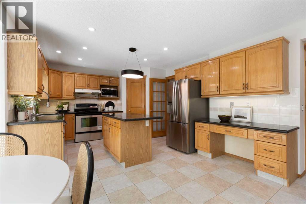 136 Schubert Hill NW, Calgary, Alberta  T3L 1X2 - Photo 11 - A2310822