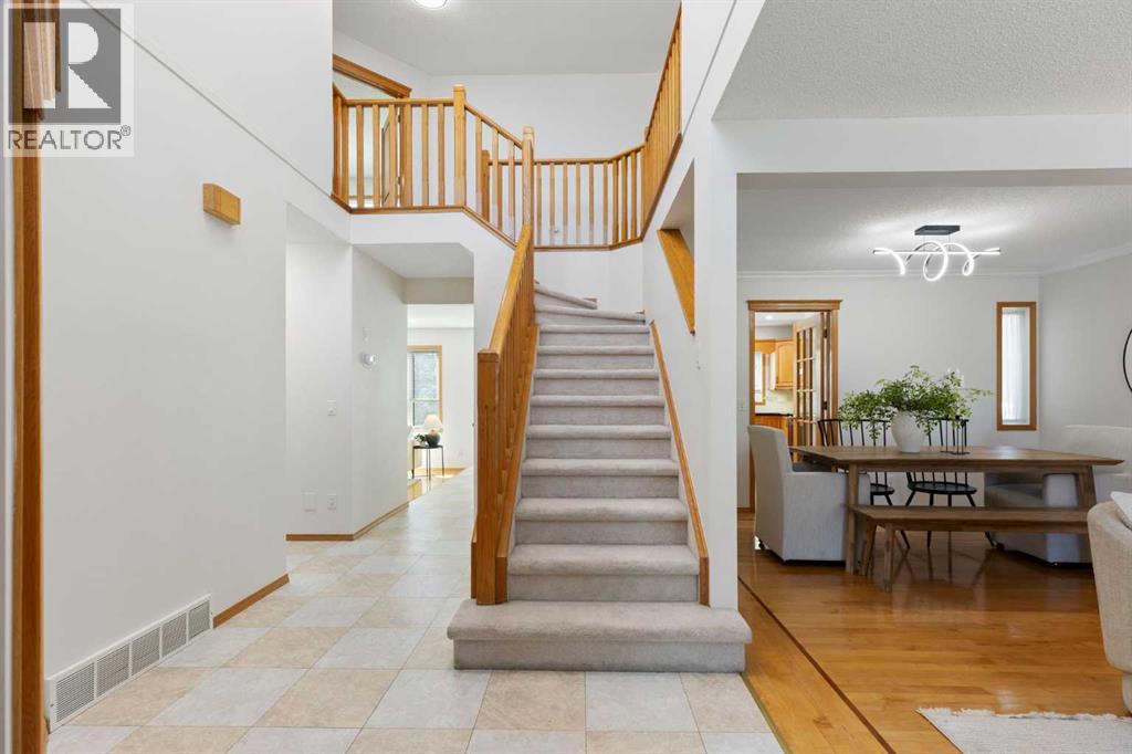 136 Schubert Hill NW, Calgary, Alberta  T3L 1X2 - Photo 3 - A2310822
