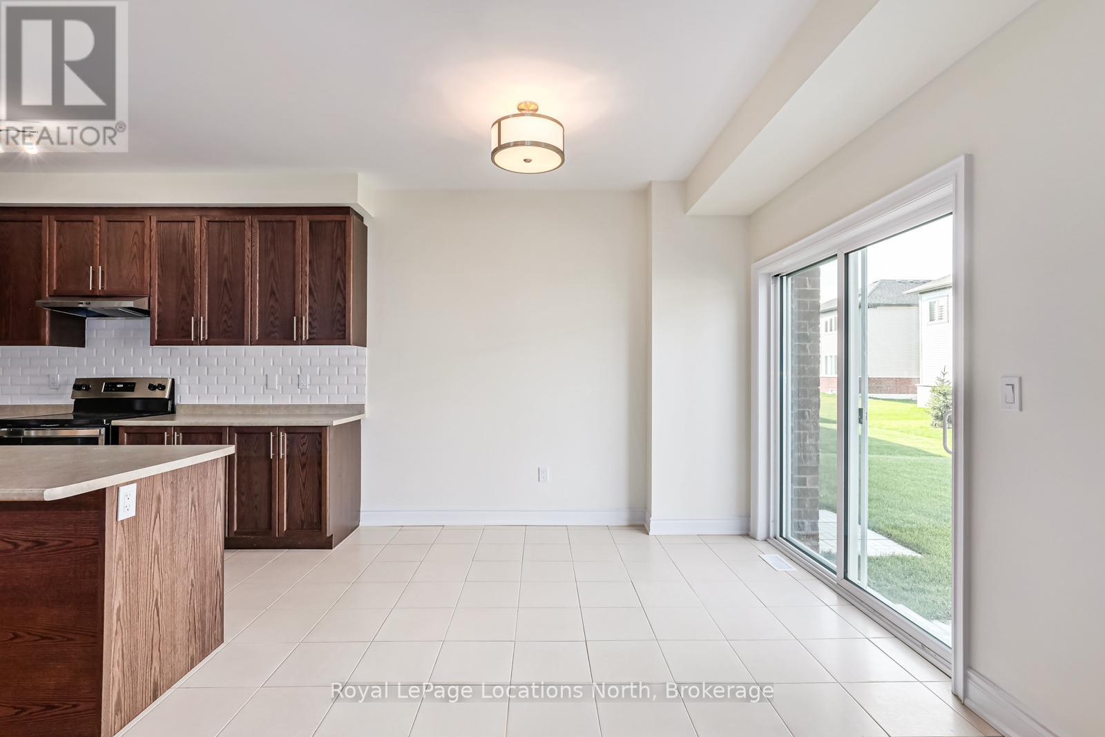 24 Lisa Street, Wasaga Beach, Ontario L9Y 0K8 - Photo 10 - S13151374