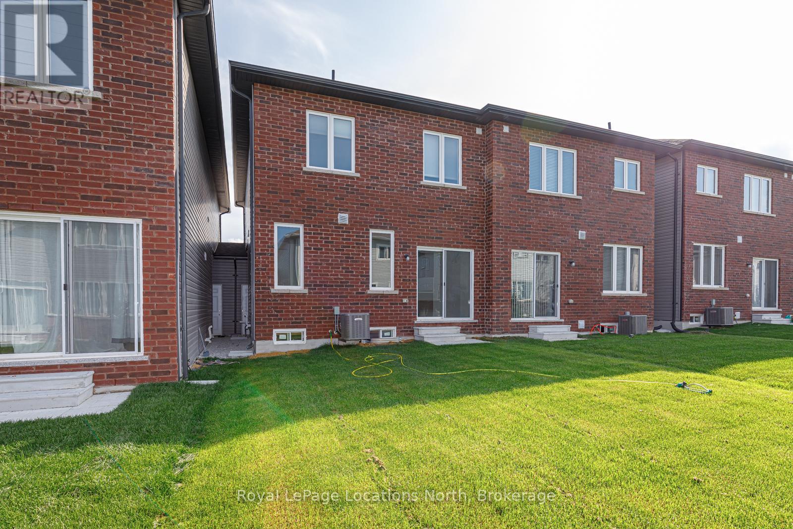 24 Lisa Street, Wasaga Beach, Ontario L9Y 0K8 - Photo 34 - S13151374