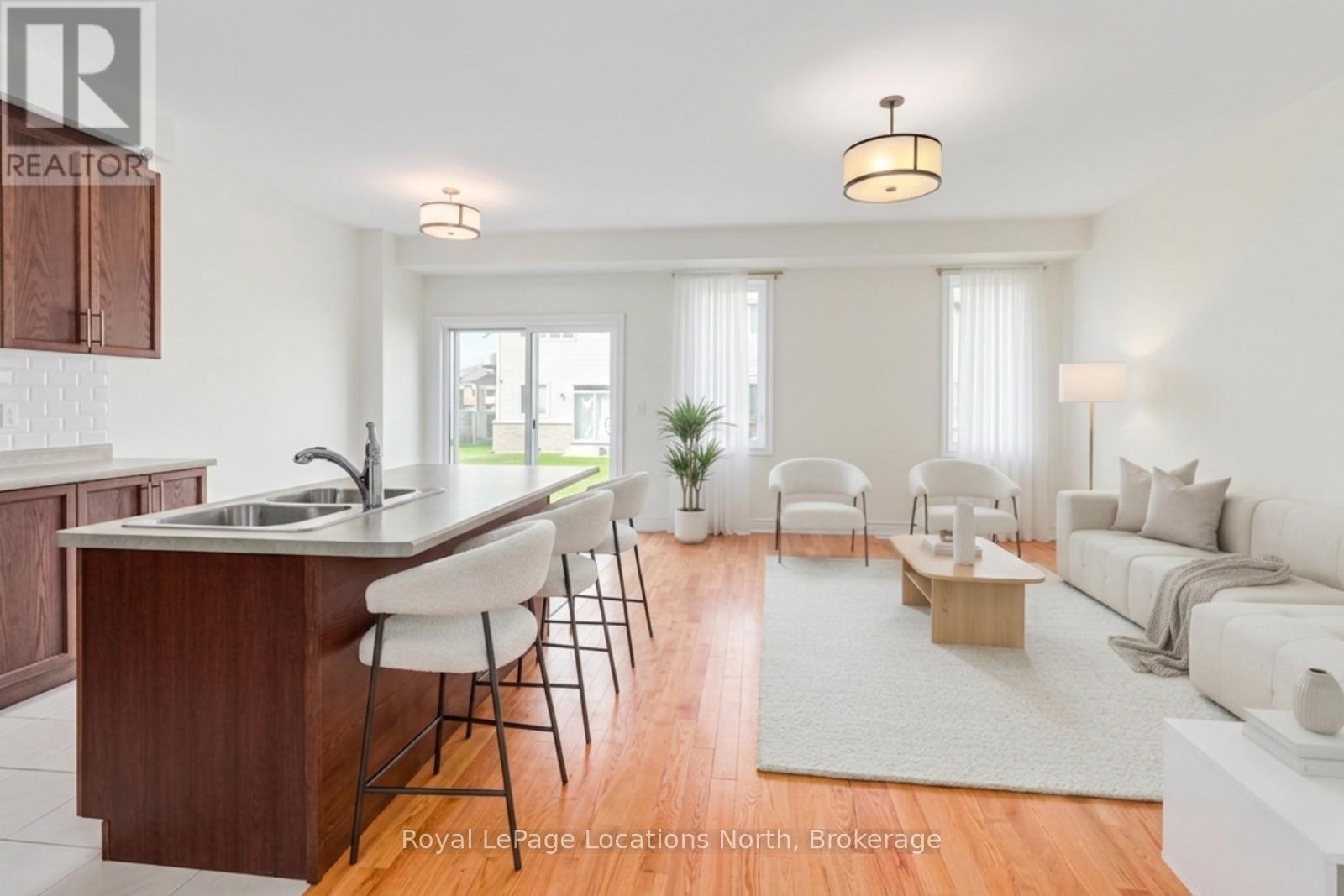 24 Lisa Street, Wasaga Beach, Ontario L9Y 0K8 - Photo 4 - S13151374