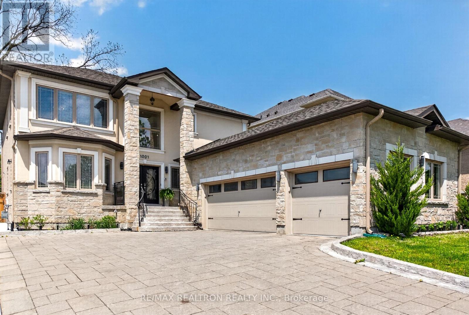 1001 Gorham Street, Newmarket, Ontario  L3Y 5G9 - Photo 1 - N13151226