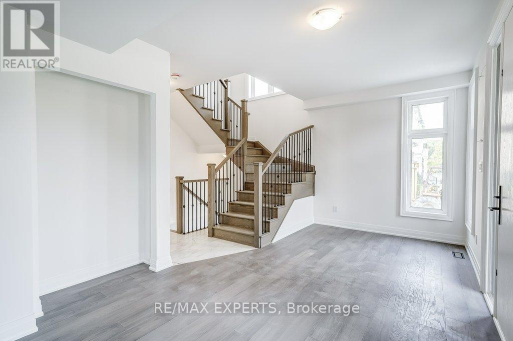 14a Mccachen Street, Richmond Hill, Ontario  L4E 2X5 - Photo 4 - N13151256