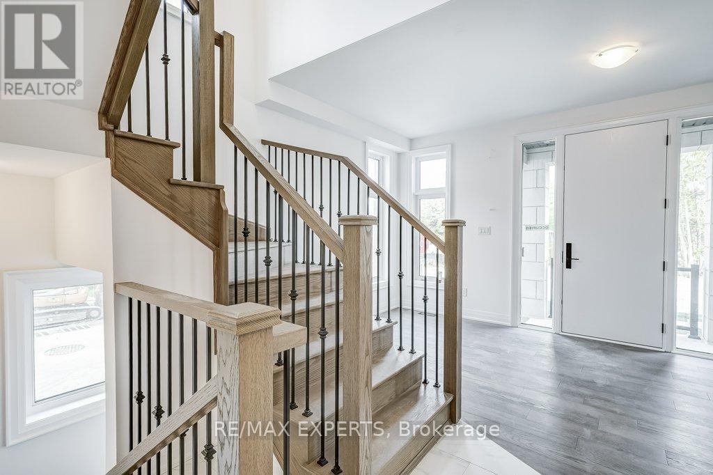 14a Mccachen Street, Richmond Hill, Ontario  L4E 2X5 - Photo 6 - N13151256