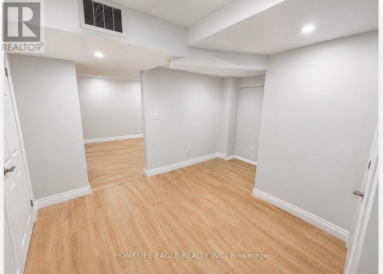 37 Newbridge Avenue, Richmond Hill, Ontario L4E 3Z9 - Photo 5 - N13151398
