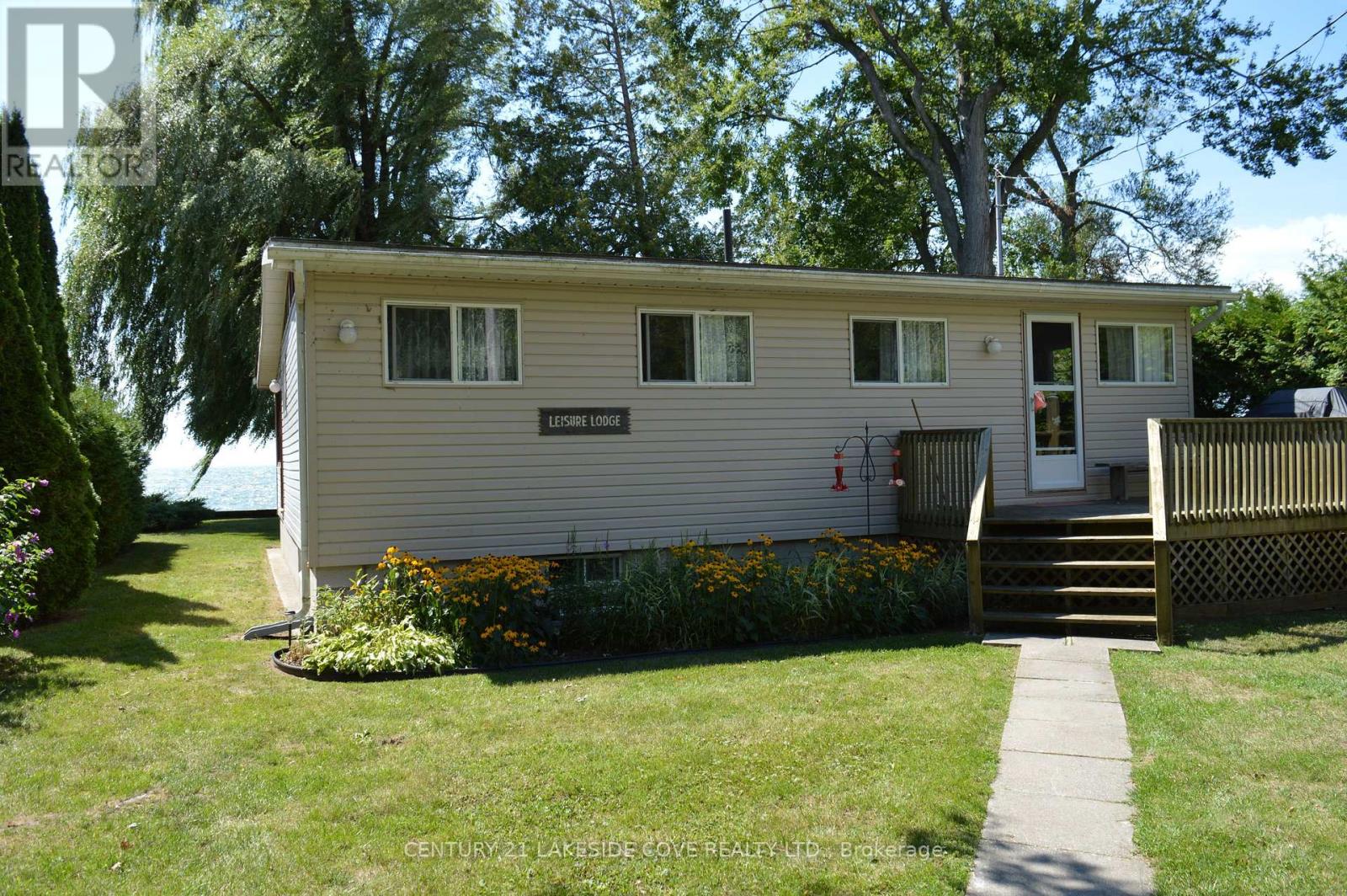 2592 Lakeshore Drive, Ramara (Brechin), Ontario  L0K 1B0 - Photo 2 - S13151184