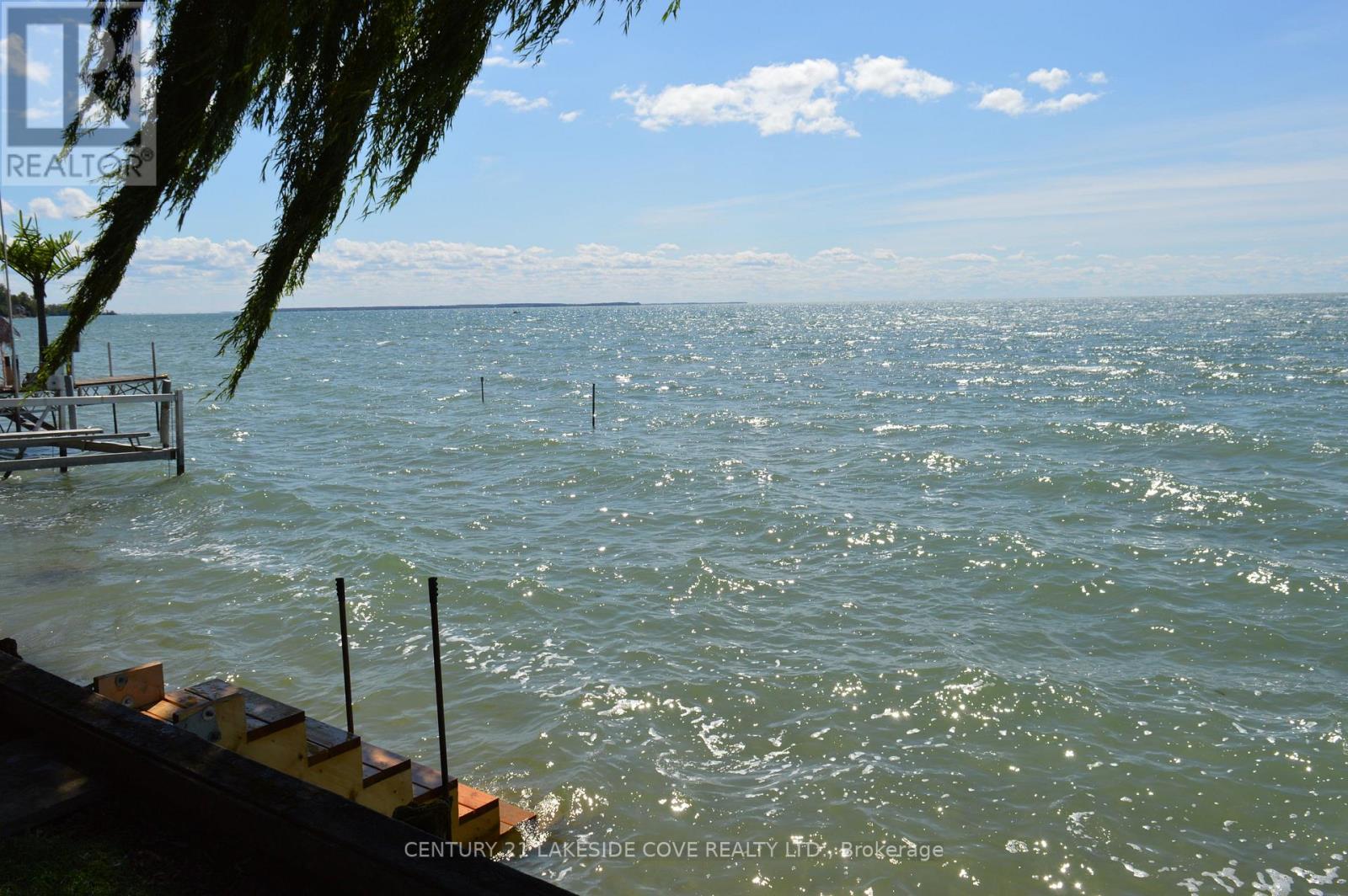 2592 Lakeshore Drive, Ramara (Brechin), Ontario  L0K 1B0 - Photo 7 - S13151184