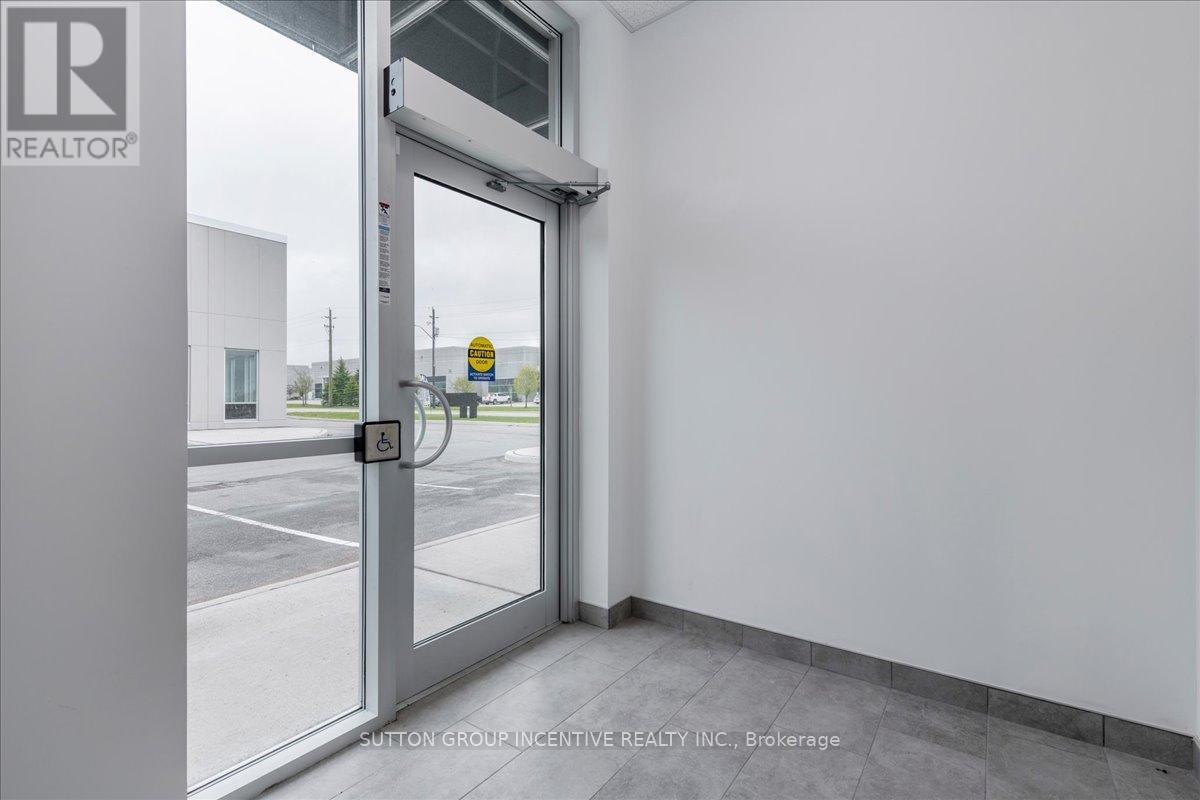 2 - 241 King Street, Barrie, Ontario  L4N 6B5 - Photo 3 - S13151378