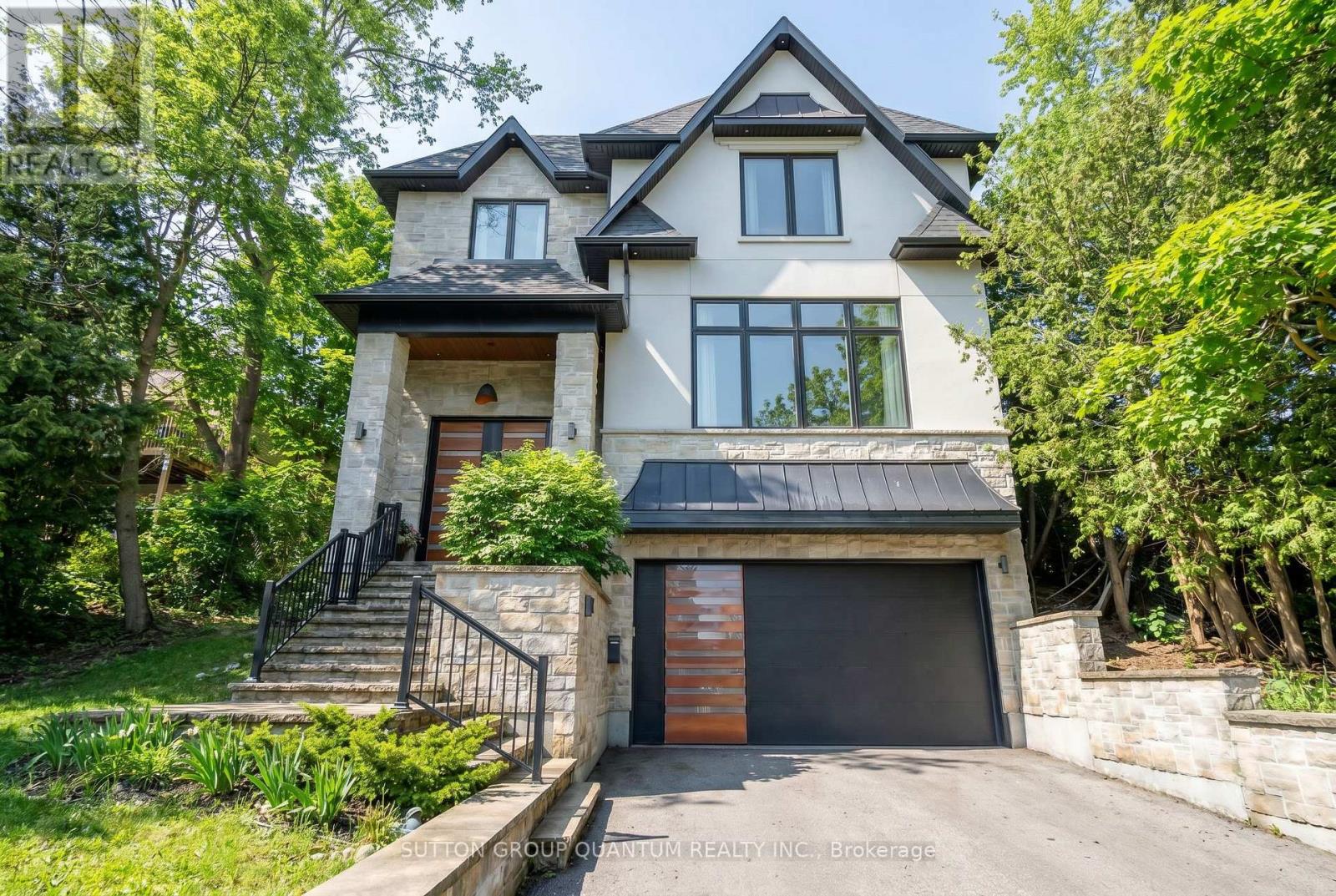 700 HILLCREST ROAD, Pickering, Ontario