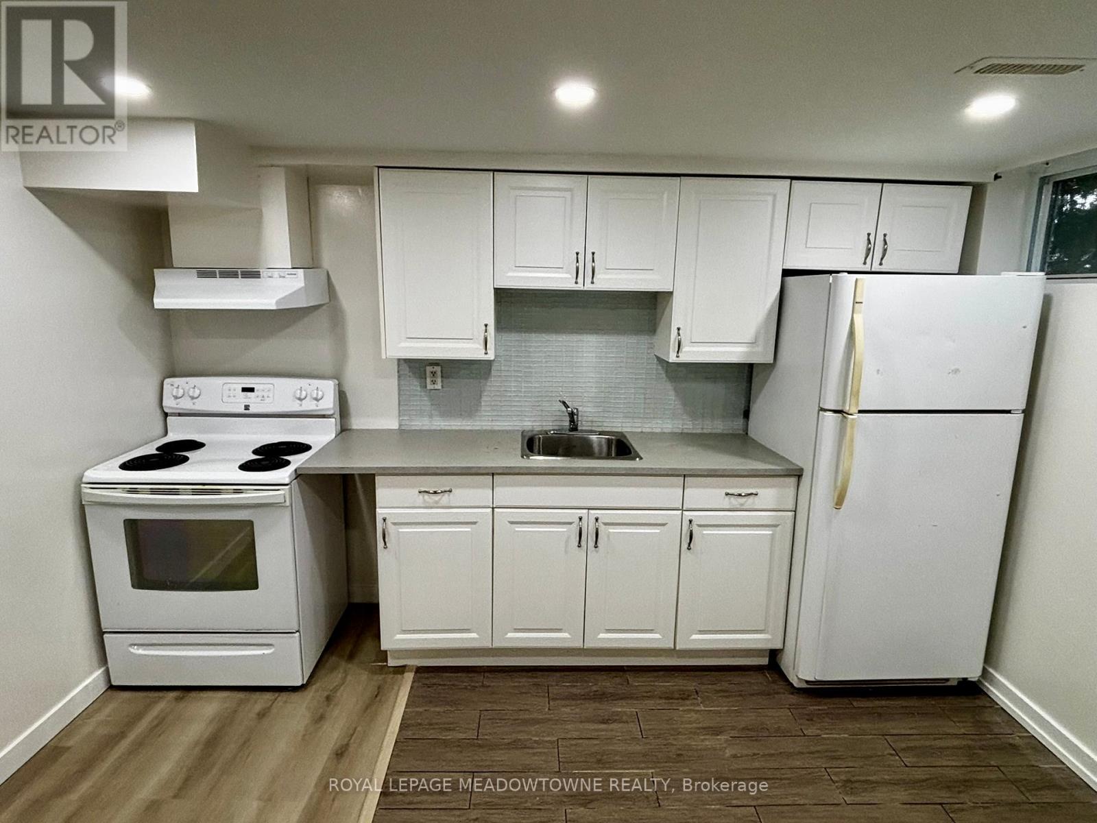 Basement B - 736 Sunnypoint Drive, Newmarket, Ontario  L3Y 2Z8 - Photo 4 - N12968056