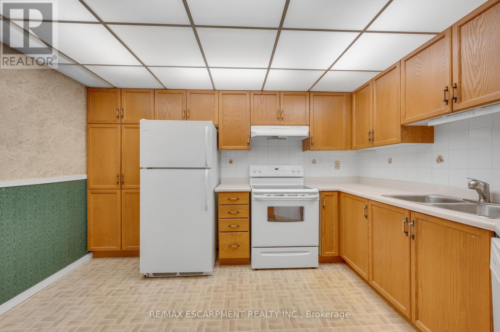 302 - 5070 Pinedale Avenue, Burlington, Ontario  L7L 5V6 - Photo 2 - W13151084