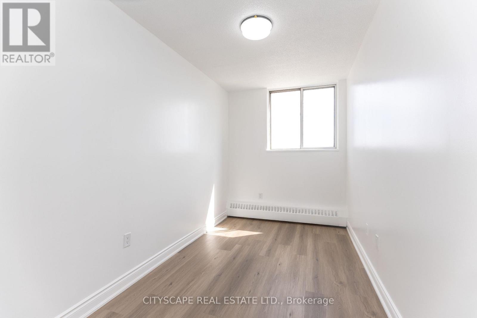 1005 - 940 Caledonia Road, Toronto, Ontario  M6B 3Y4 - Photo 5 - W13151100
