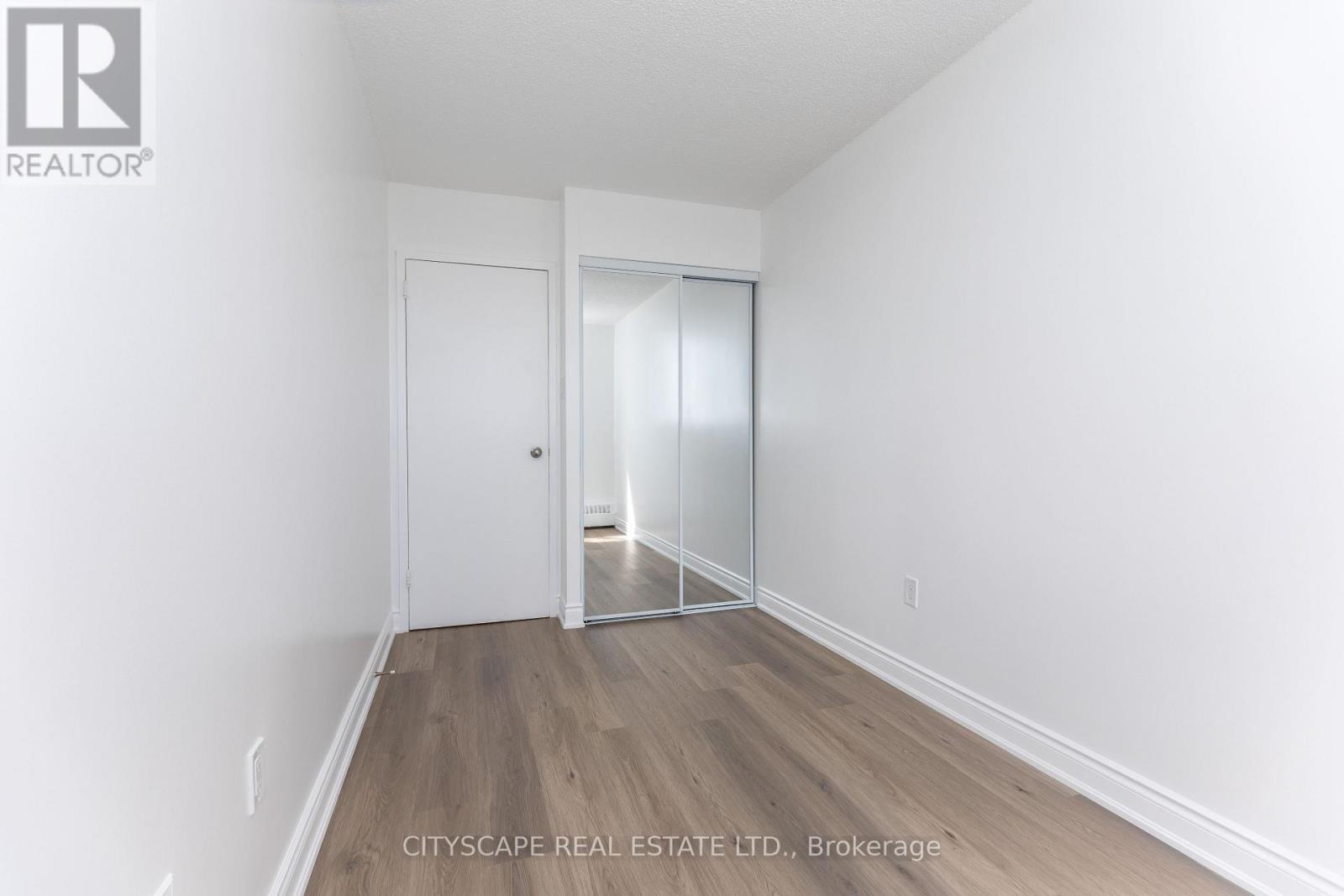 1005 - 940 Caledonia Road, Toronto, Ontario  M6B 3Y4 - Photo 6 - W13151100