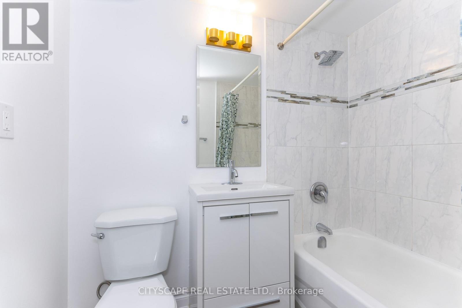 1005 - 940 Caledonia Road, Toronto, Ontario  M6B 3Y4 - Photo 7 - W13151100