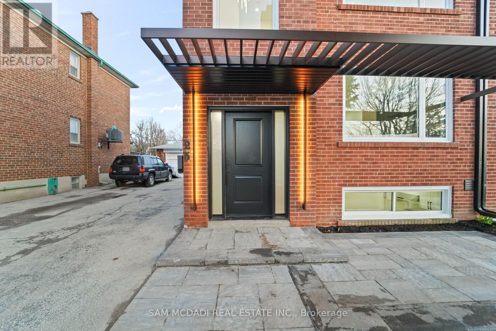 25 FALSTAFF AVENUE, Toronto, Ontario