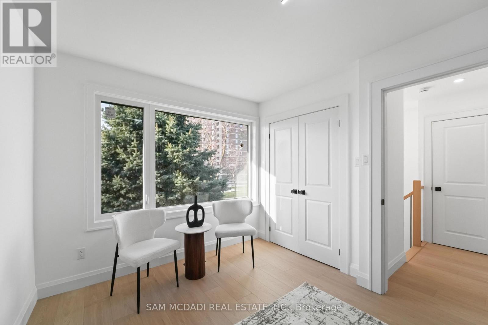 25 Falstaff Avenue, Toronto, Ontario M6L 2C6 - Photo 17 - W13151132