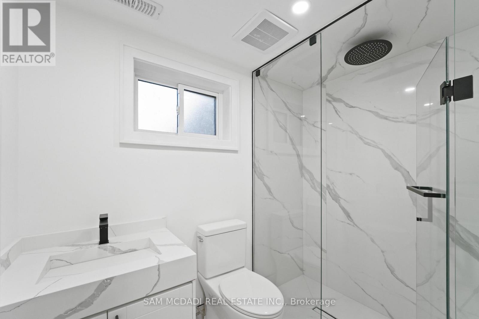 25 Falstaff Avenue, Toronto, Ontario M6L 2C6 - Photo 25 - W13151132