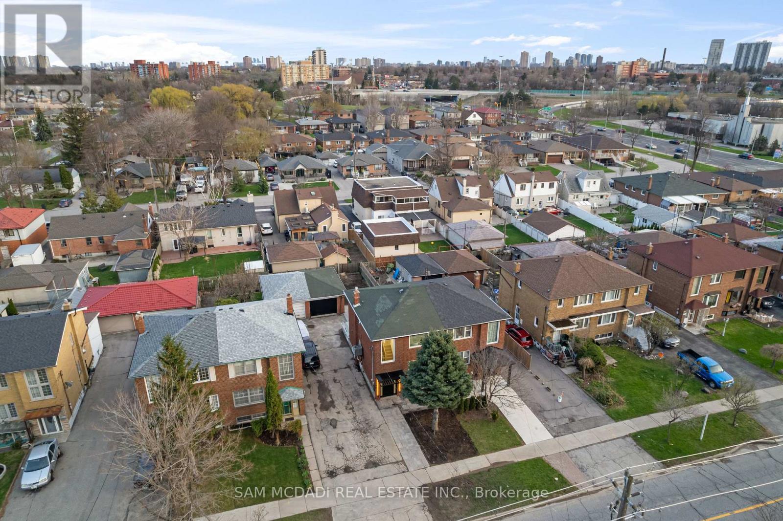 25 Falstaff Avenue, Toronto, Ontario M6L 2C6 - Photo 33 - W13151132