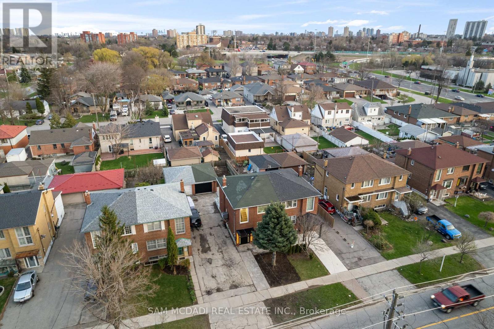25 Falstaff Avenue, Toronto, Ontario M6L 2C6 - Photo 34 - W13151132
